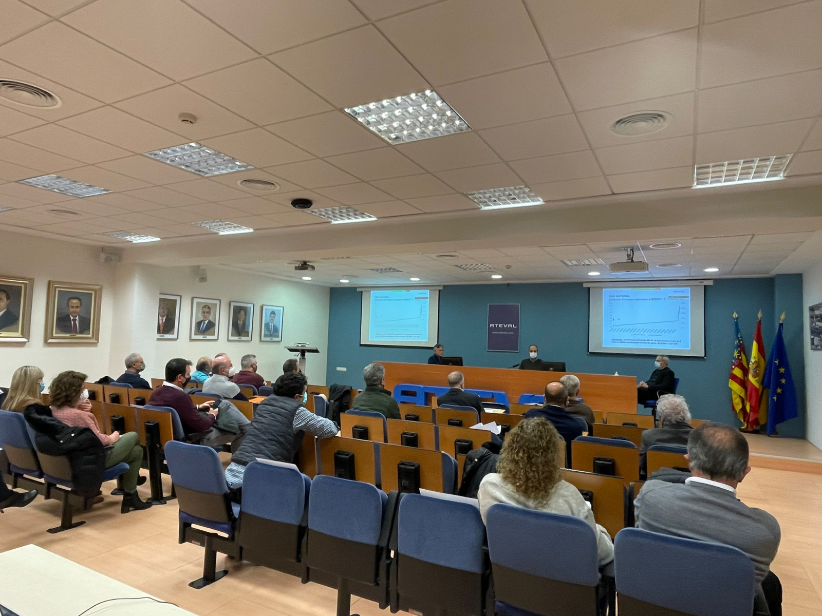 Evolutia participa en la reunión urgente de textiles acabadores organizada por ATEVAL